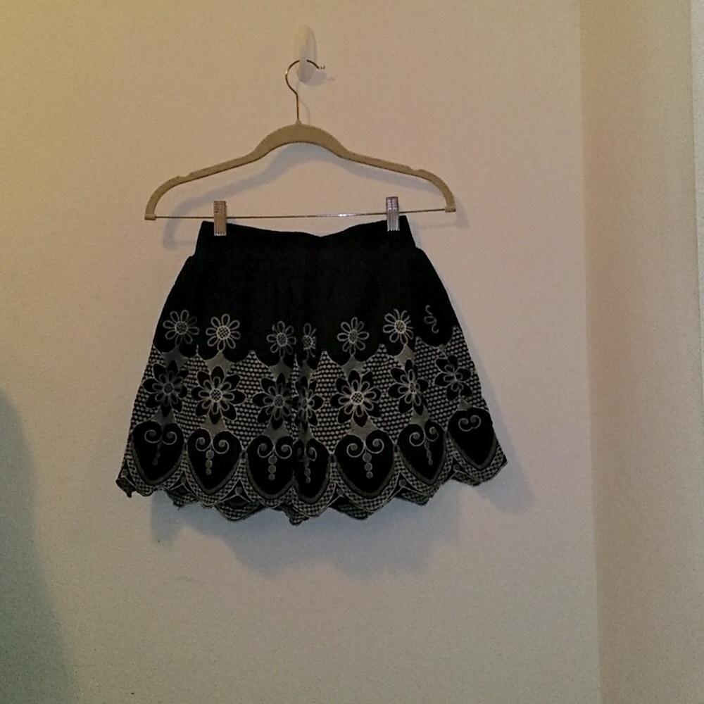 Skirt - Picture 4 of 4